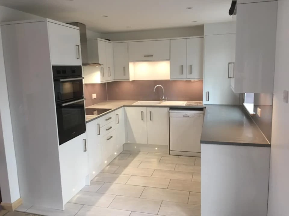 kitchen fitter milton keynes